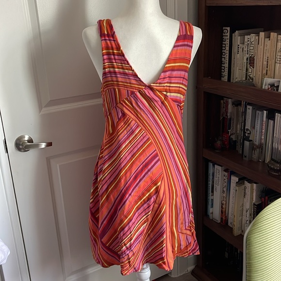 Cute multi colored striped v neck dress summer - Picture 4 of 6